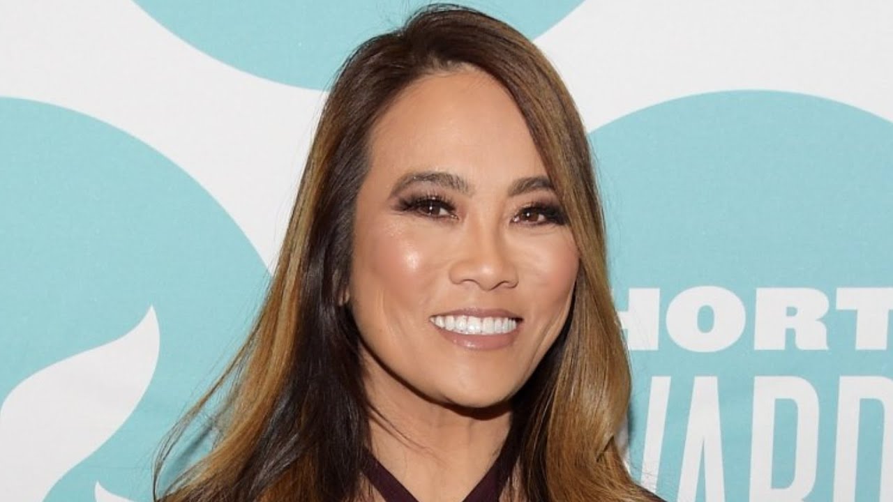 We Finally Know How Much It Costs To See Dr. Pimple Popper
